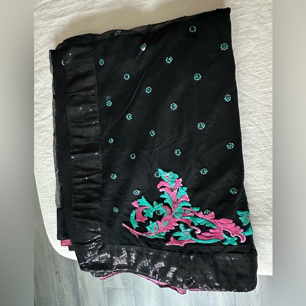 Black Net Saree With Embroidery And Sequins - image 2
